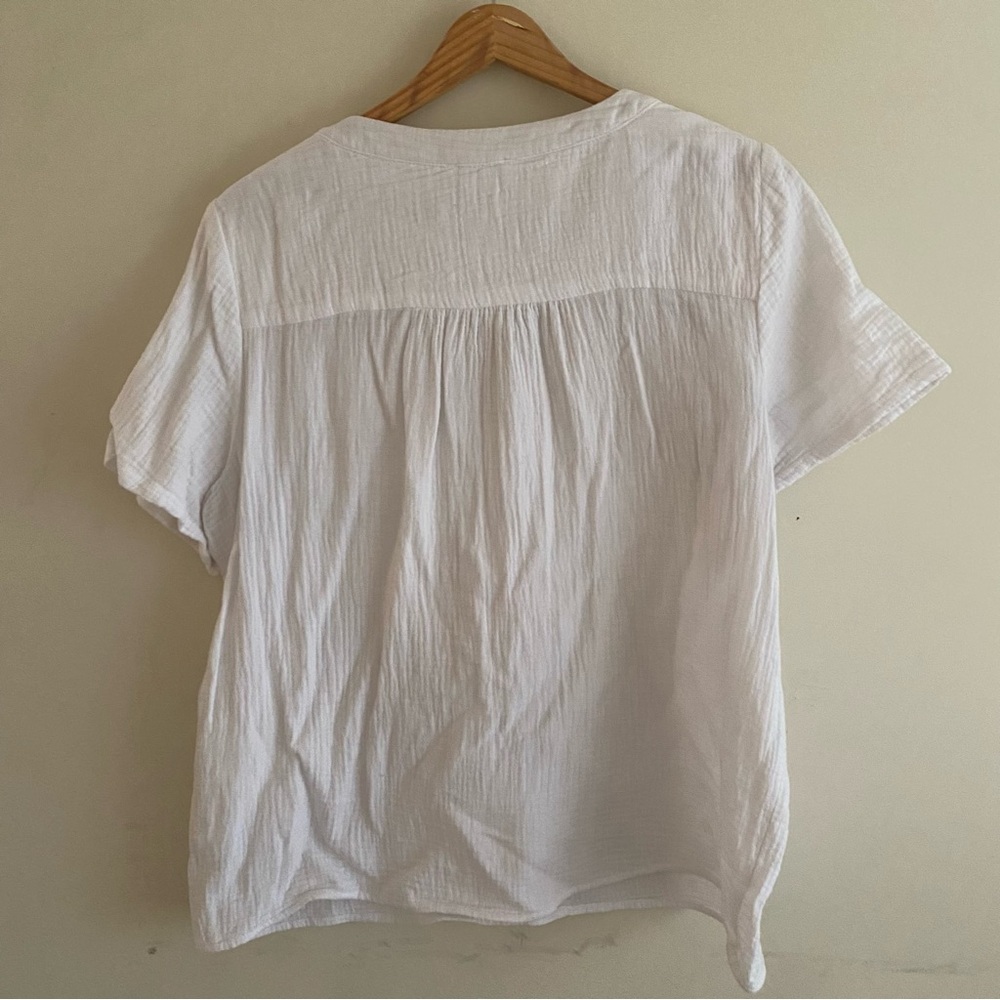 Ricki's Crinkle Gauze V-Neck Blouse - Picture 2 of 12